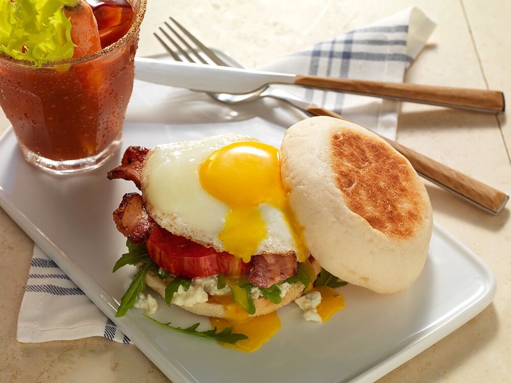 Bacon-zola Breakfast Sandwich with Bay's English Muffins are also great for breakfast egg sandwiches, perfect for quick mornings on the go! #ad