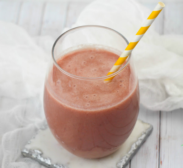 Pineapple Cherry Smoothies are full of nutritious foods and taste great!#Easy #Recipes #MealPlan